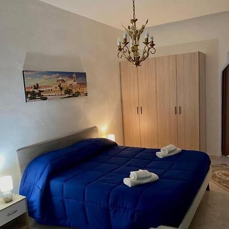 Al Vicolo Apartment ปาแลร์โม ภายนอก รูปภาพ